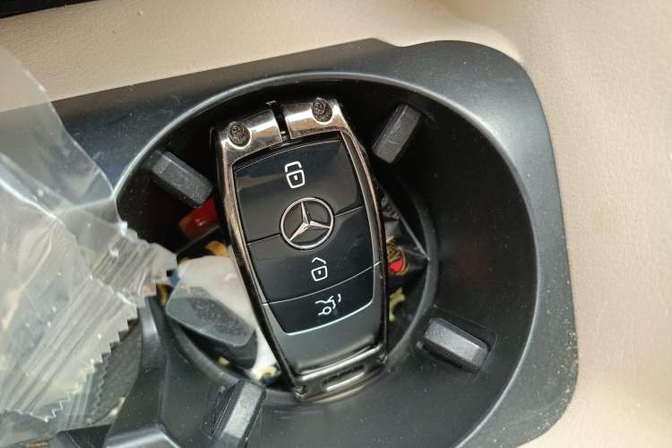 Used Mercedes-Benz Vito 2018 2.0T Business Version China VI Emission Standard Interior 1