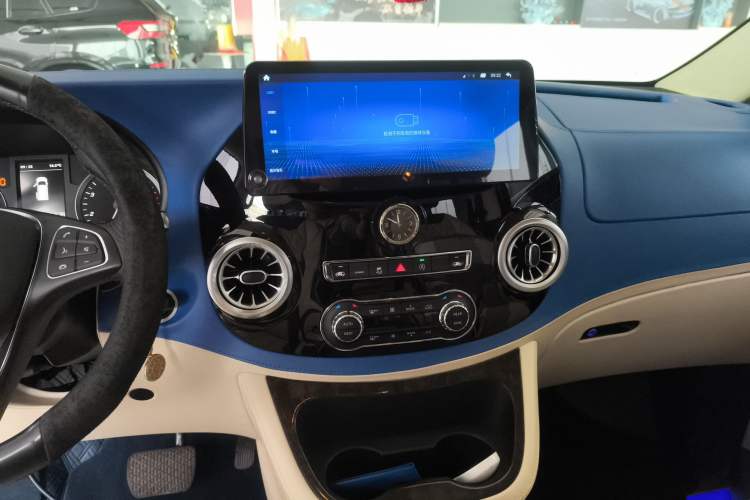 Used Mercedes-Benz Vito 2018 2.0T Business Version China VI Emission Standard Audio And AC Panel