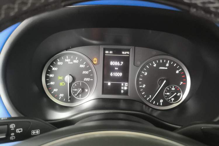 Used Mercedes-Benz Vito 2018 2.0T Business Version China VI Emission Standard Instrument Cluster
