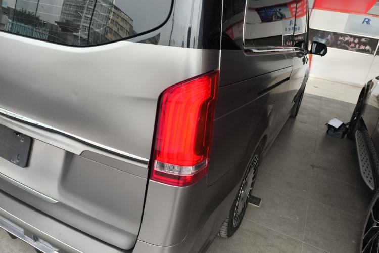 Used Mercedes-Benz Vito 2018 2.0T Business Version China VI Emission Standard Right Rear Taillight
