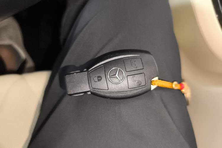 Used Mercedes-Benz Vito 2018 2.0T Business Version China VI Emission Standard Vehicle Key