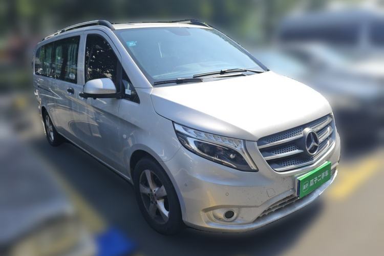 Used Mercedes-Benz Vito  Front Right 45 Deg