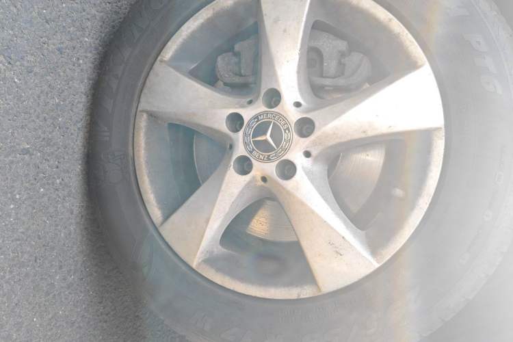 Used Mercedes-Benz Vito  Right Front Wheel Hub