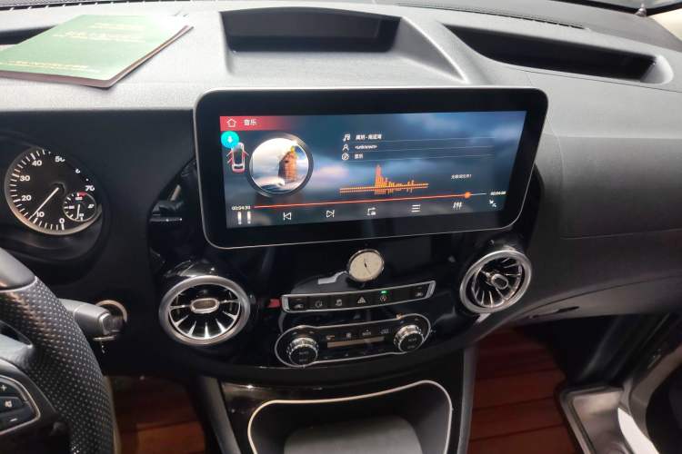 Used Mercedes-Benz Vito 2018 2.0T Business Version China V Emission Standard Audio And AC Panel