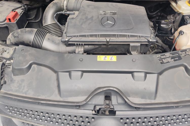 Used Mercedes-Benz Vito 2018 2.0T Business Version China V Emission Standard Engine Bay