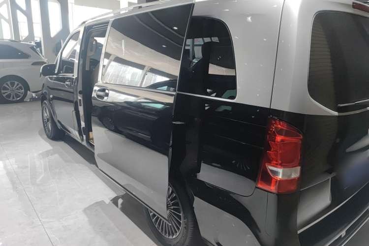 Used Mercedes-Benz Vito 2018 2.0T Business Version China VI Emission Standard Exterior 5
