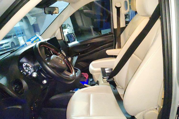 Used Mercedes-Benz Vito 2018 2.0T Elite Version 7 Seats China VI Emission Standard Left Front Seat