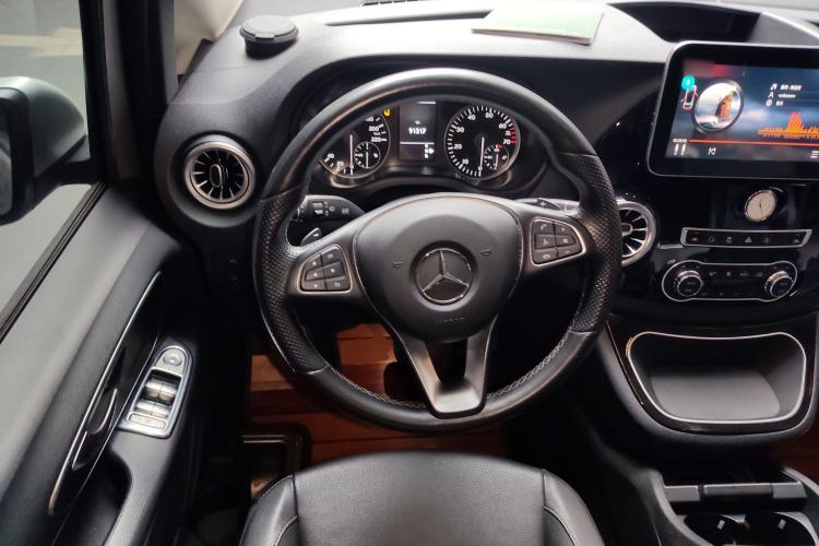 Used Mercedes-Benz Vito 2018 2.0T Business Version China V Emission Standard Steering Wheel