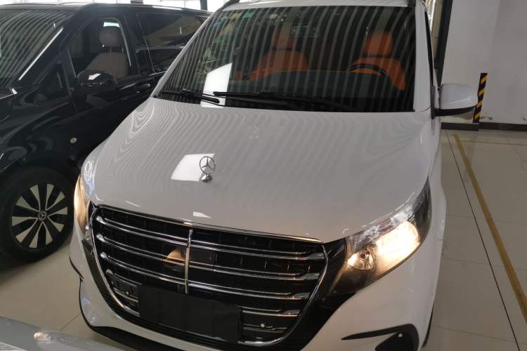 Used Mercedes-Benz Vito 2018 2.0T Business Version China VI Emission Standard Front
