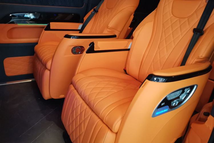 Used Mercedes-Benz Vito 2018 2.0T Business Version China VI Emission Standard Left Rear Seat