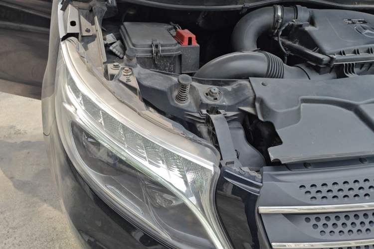 Used Mercedes-Benz Vito  Engine Bay Right