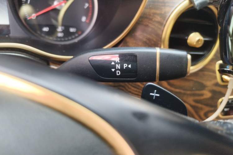 Used Mercedes-Benz Vito  Gear Lever
