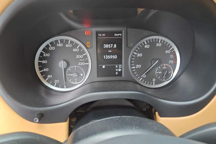 Used Mercedes-Benz Vito  Instrument Cluster