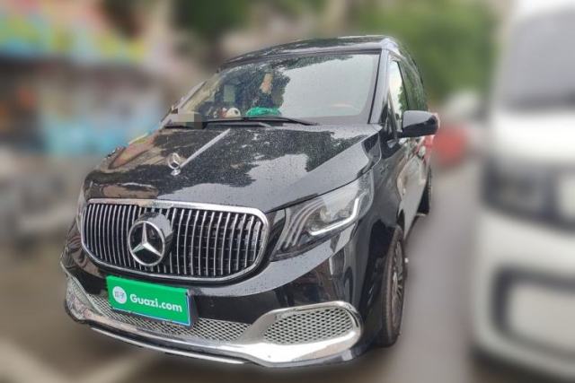 Used Mercedes-Benz Vito Mercedes-Benz V-Class 2.0-liter gasoline, 7 seats