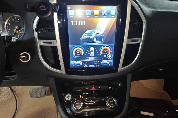 Used Mercedes-Benz Vito 2020 2.0T Business Version 7 Seats Audio And AC Panel