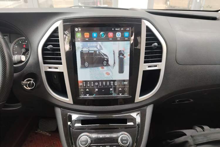 Used Mercedes-Benz Vito 2020 2.0T Business Version 7 Seats Audio And AC Panel