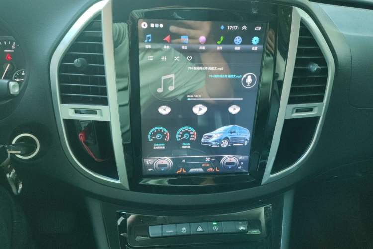 Used Mercedes-Benz Vito 2020 2.0T Elite Version 7 Seats Audio And AC Panel
