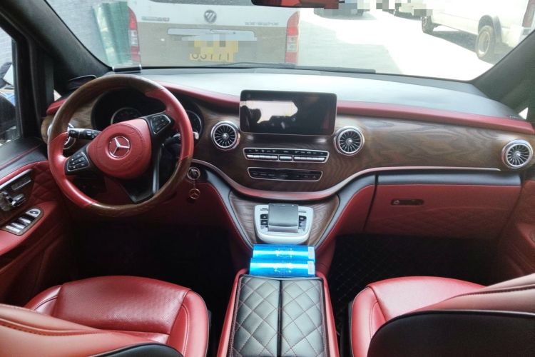 Used Mercedes-Benz Vito 2020 2.0T Elite Version 7 Seats Center Console