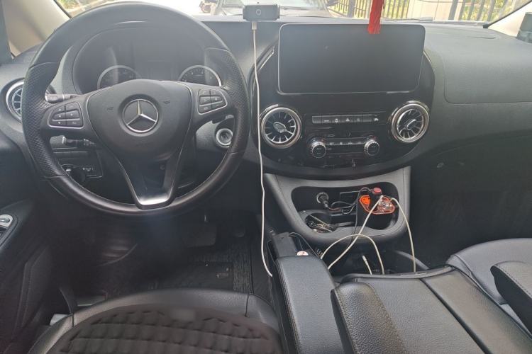 Used Mercedes-Benz Vito 2020 2.0T Business Version 7 Seats Center Console