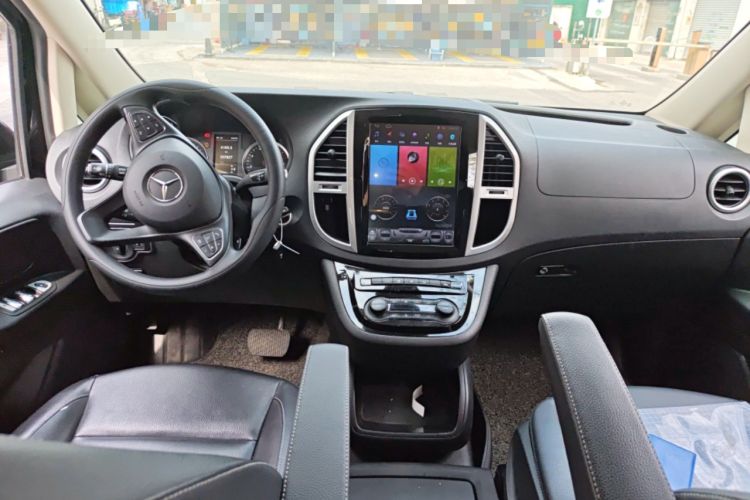 Used Mercedes-Benz Vito 2020 2.0T Elite Version 7 Seats Center Console