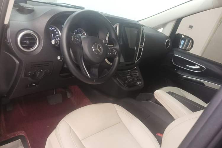 Used Mercedes-Benz Vito 2020 2.0T Elite Version 7 Seats Center Console