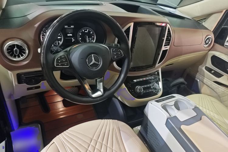 Used Mercedes-Benz Vito 2020 2.0T Business Version 7 Seats Center Console