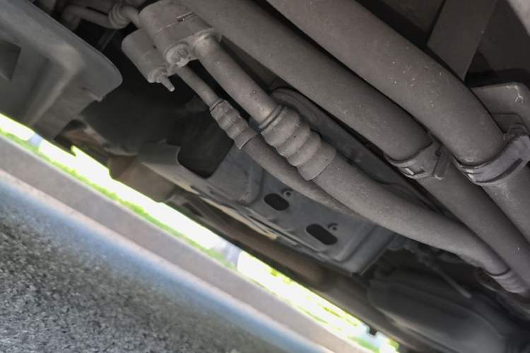 Used Mercedes-Benz Vito 2020 2.0T Business Version 9 Seats Chassis Front Left