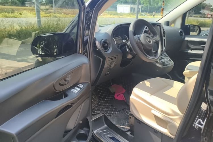 Used Mercedes-Benz Vito 2020 2.0T Elite Version 7 Seats Driver Seat