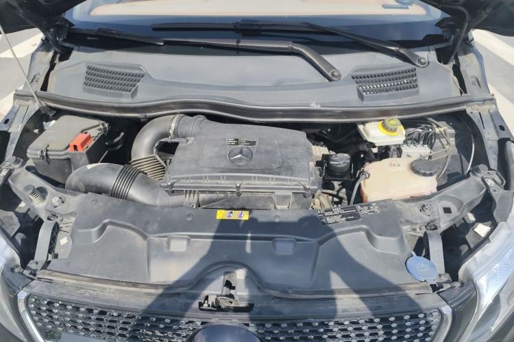 Used Mercedes-Benz Vito 2020 2.0T Elite Version 7 Seats Engine Bay