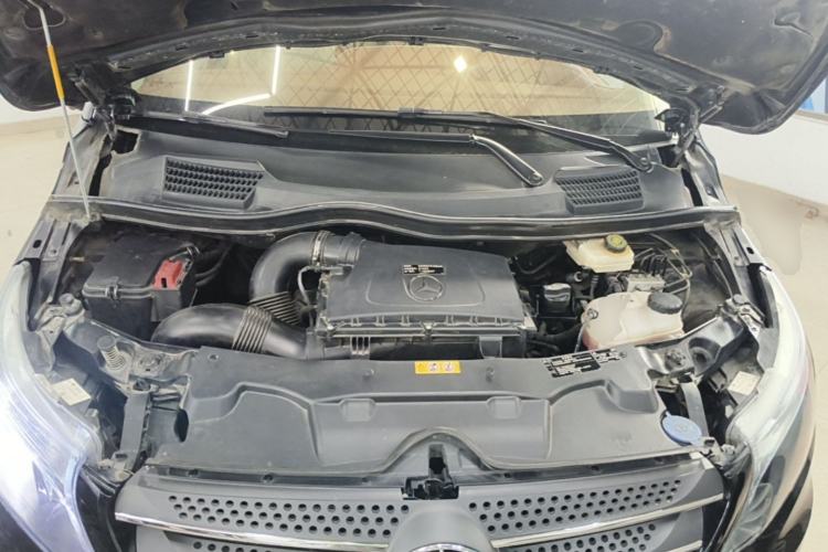 Used Mercedes-Benz Vito 2020 2.0T Elite Version 7 Seats Engine Bay