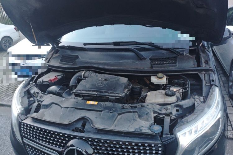 Used Mercedes-Benz Vito 2020 2.0T Elite Version 7 Seats Engine Bay