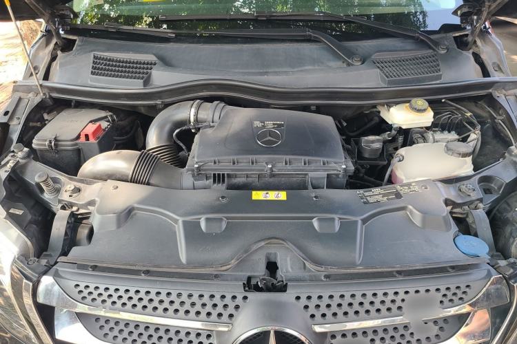 Used Mercedes-Benz Vito 2020 2.0T Elite Version 7 Seats Engine Bay