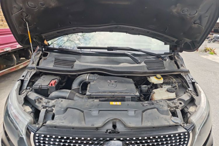 Used Mercedes-Benz Vito 2020 2.0T Elite Version 7 Seats Engine Bay