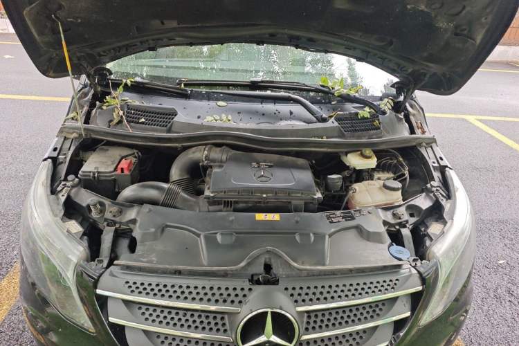 Used Mercedes-Benz Vito 2020 2.0T Elite Version 7 Seats Engine Bay