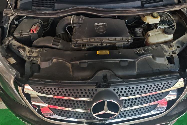 Used Mercedes-Benz Vito 2020 2.0T Business Version 7 Seats Engine Bay