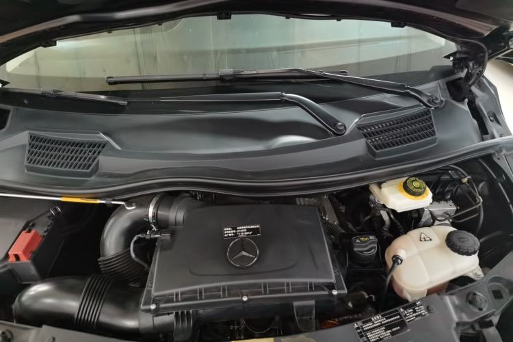 Used Mercedes-Benz Vito 2020 2.0T Elite Version 7 Seats Engine Bay