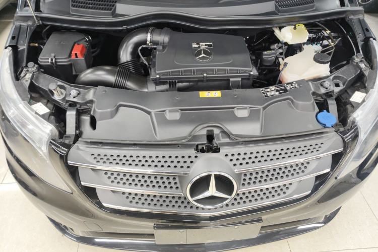 Used Mercedes-Benz Vito 2020 2.0T Elite Version 7 Seats Engine Bay