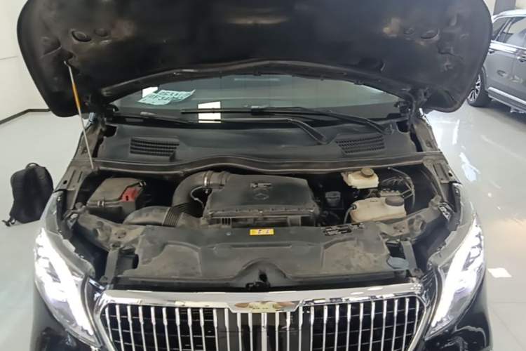Used Mercedes-Benz Vito 2020 2.0T Business Version 7 Seats Engine Bay