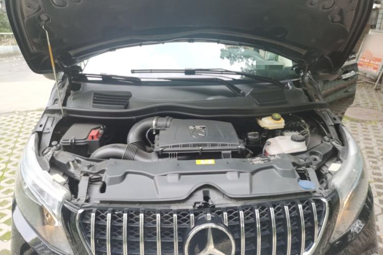 Used Mercedes-Benz Vito 2020 2.0T Elite Version 7 Seats Engine Bay