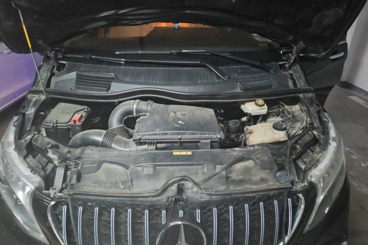 Used Mercedes-Benz Vito 2020 2.0T Elite Version 7 Seats Engine Bay