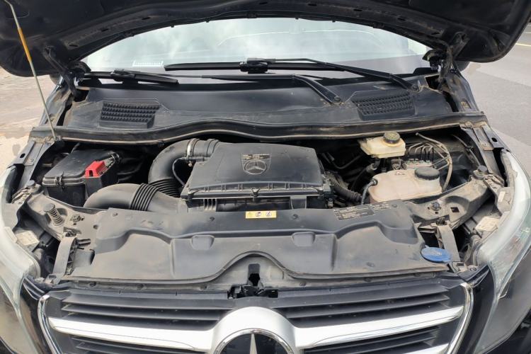 Used Mercedes-Benz Vito 2020 2.0T Elite Version 7 Seats Engine Bay