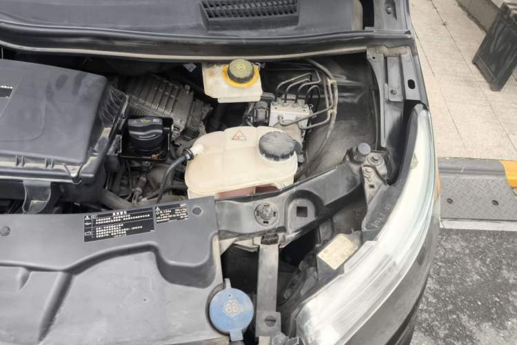 Used Mercedes-Benz Vito 2020 2.0T Business Version 9 Seats Engine Bay Left