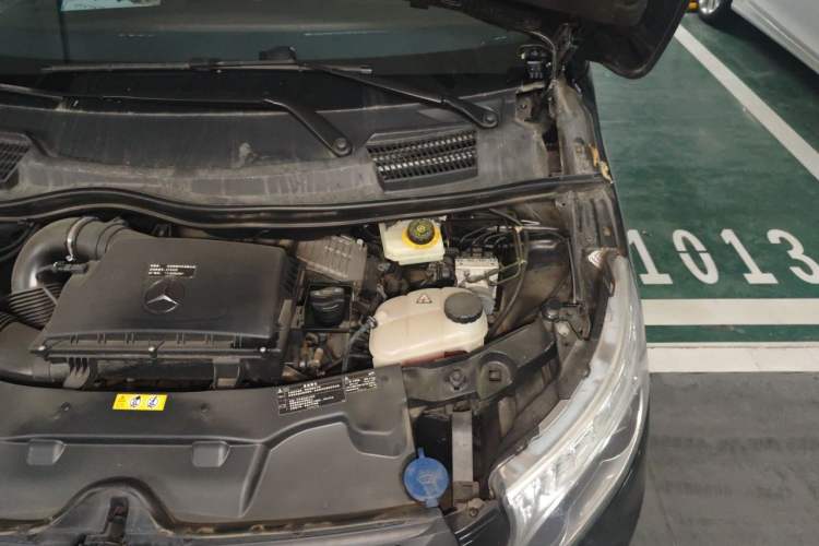 Used Mercedes-Benz Vito 2020 2.0T Elite Version 7 Seats Engine Bay Left