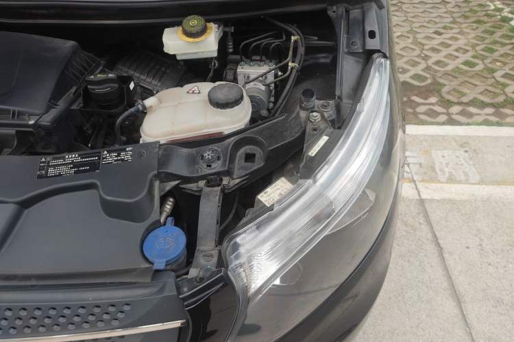 Used Mercedes-Benz Vito 2020 2.0T Elite Version 7 Seats Engine Bay Left