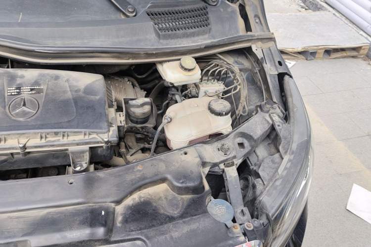 Used Mercedes-Benz Vito 2020 2.0T Elite Version 7 Seats Engine Bay Left