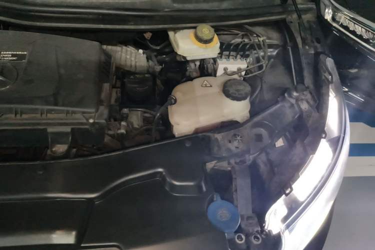 Used Mercedes-Benz Vito  Engine Bay Left