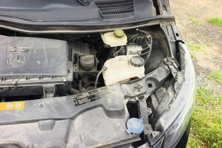 Used Mercedes-Benz Vito 2020 2.0T Elite Version 7 Seats Engine Bay Left