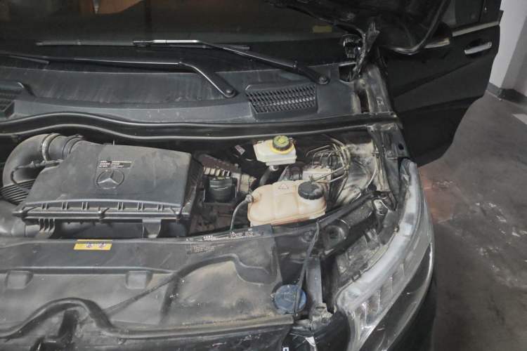 Used Mercedes-Benz Vito 2020 2.0T Elite Version 7 Seats Engine Bay Left