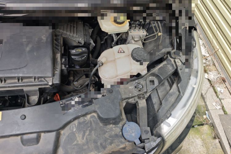 Used Mercedes-Benz Vito 2020 2.0T Elite Version 7 Seats Engine Bay Left