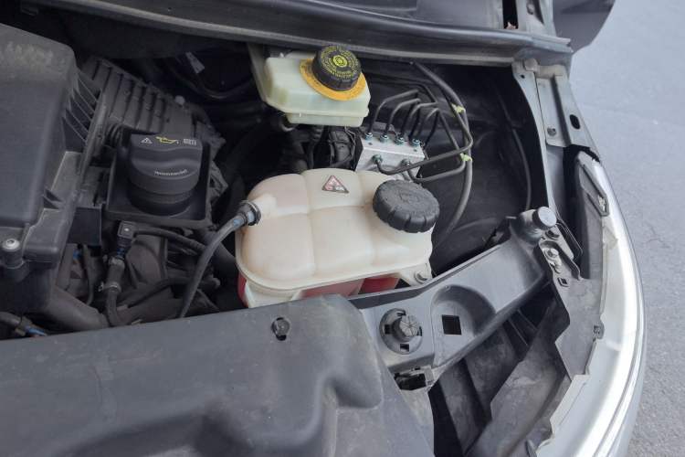 Used Mercedes-Benz Vito 2020 2.0T Business Version 7 Seats Engine Bay Left